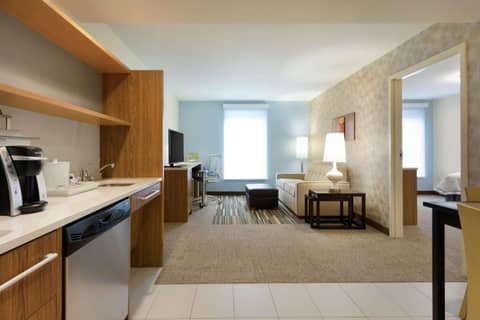Home2 Suites by Hilton Milwaukee Airport — photo 3