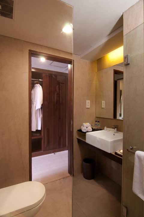 d'primahotel Seminyak — bathroom