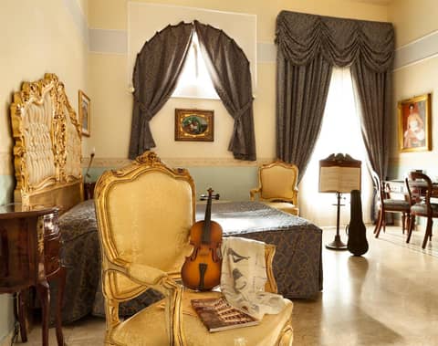 Hotel Art Resort Galleria Umberto — hotel room