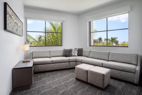 Hyatt House Naples 5th Avenue — photo 6