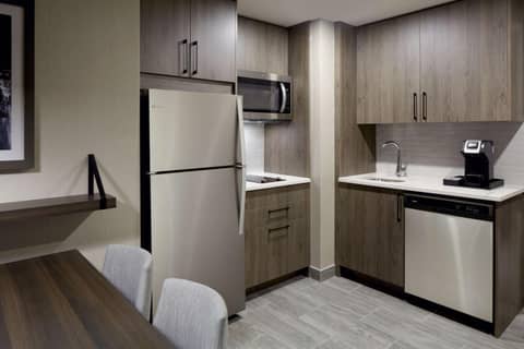Homewood Suites By Hilton Montreal Midtown — kitchen