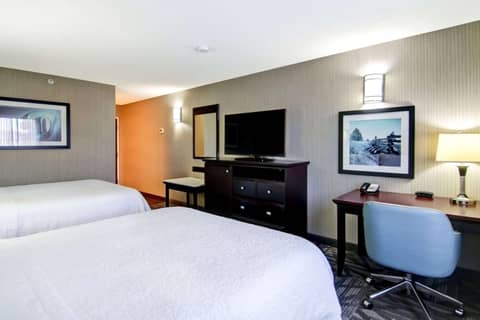 Hampton Inn & Suites by Hilton Calgary-Airport — photo 4