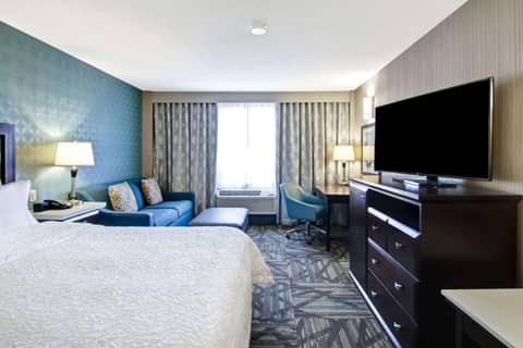 Hampton Inn & Suites by Hilton Calgary-Airport — photo 8