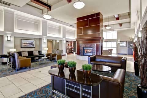 Hampton Inn & Suites by Hilton Calgary-Airport — photo 9