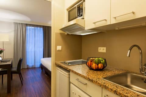 Citadines Part-Dieu Lyon — kitchen