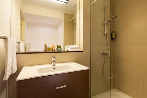 Citadines Part-Dieu Lyon — bathroom