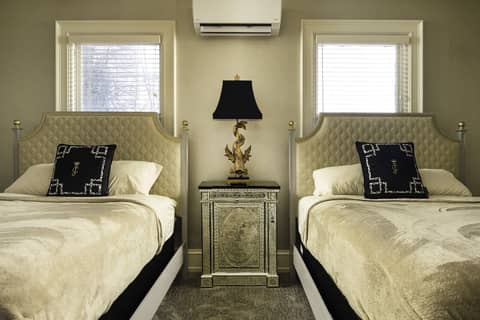 The Edward Hotel — hotel room