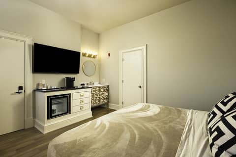 The Edward Hotel — hotel room