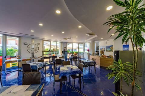 Astro Suite Hotel — photo 9