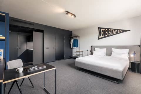 The Social Hub Vienna — hotel room