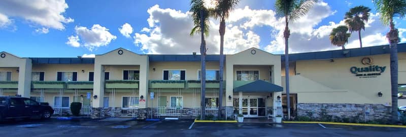 Quality Inn & Suites Anaheim at the Park — building