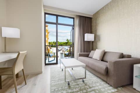 AC Hotel by Marriott Naples 5th Avenue — photo 3