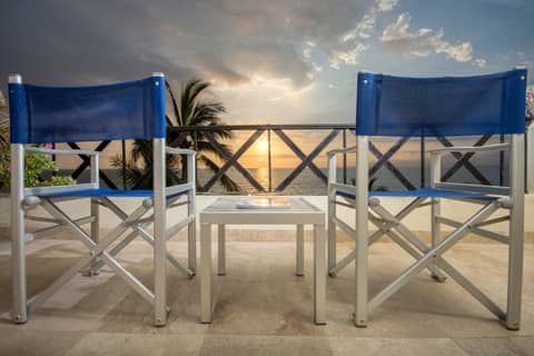 Blue Chairs Beachfront Resort Puerto Vallarta - Adults Only — balance & terrace