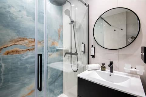 Best Western Alba — bathroom