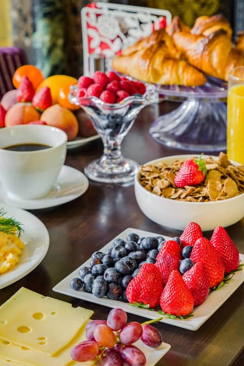 1 Lexham Gardens Hotel — breakfast buffet