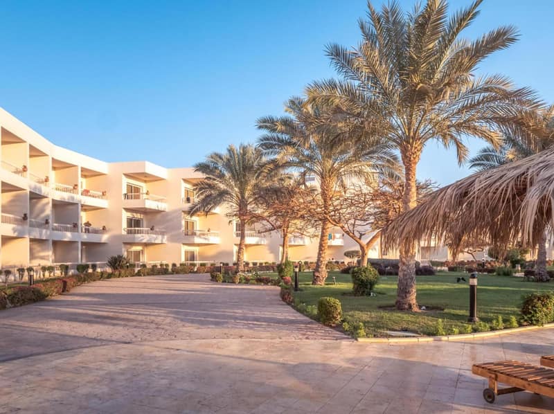 Hurghada Long Beach Resort — building