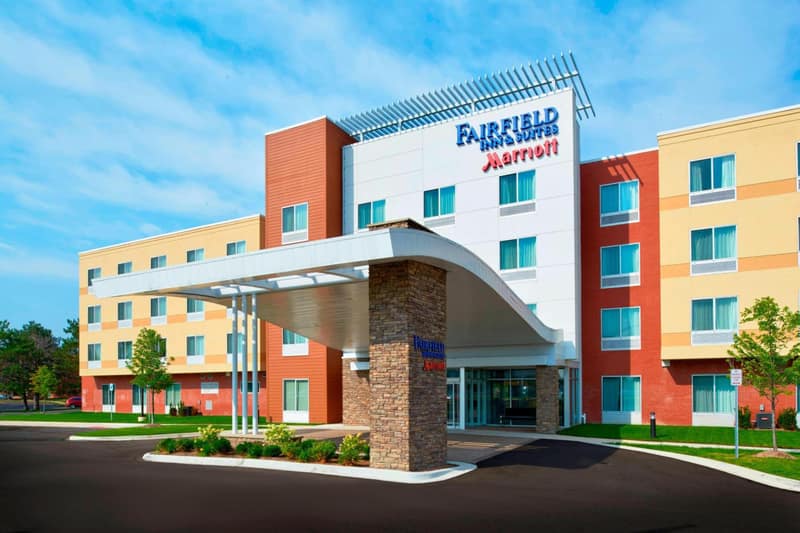 Fairfield Inn & Suites by Marriott Detroit Troy — building