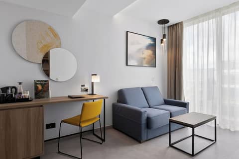 Riu Plaza London Victoria — living room
