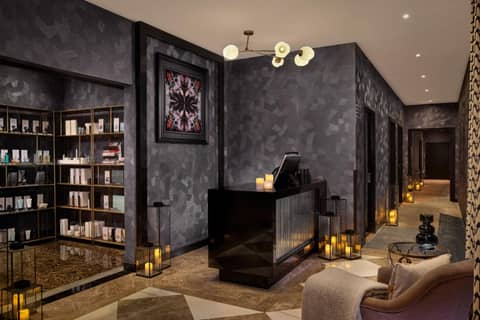 Montcalm East Autograph Collection — hotel reception