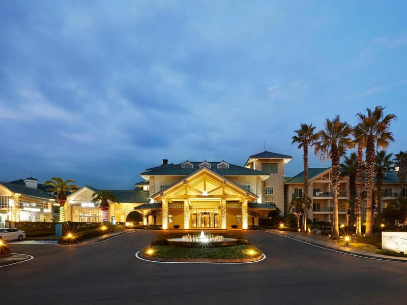 The Suites Hotel Jeju — building