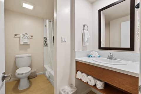 Brookhurst Plaza Inn — photo 2