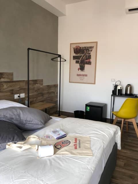 South Hands — hotel room