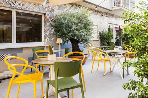 Adesso Hotel — dining