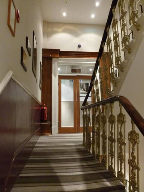Garden View Hotel — hotel reception