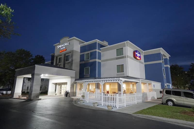 Country Inn & Suites by Radisson, Savannah Southside — building