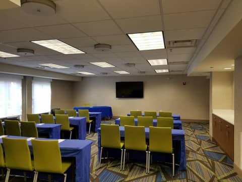 Holiday Inn Express Hotel & Suites Jacksonville-South by IHG — photo 4