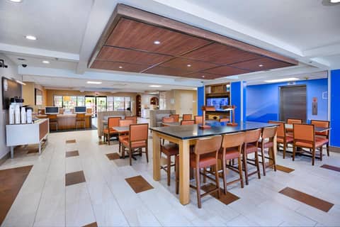Holiday Inn Express Hotel & Suites Jacksonville-South by IHG — photo 7