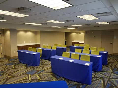 Holiday Inn Express Hotel & Suites Jacksonville-South by IHG — photo 8
