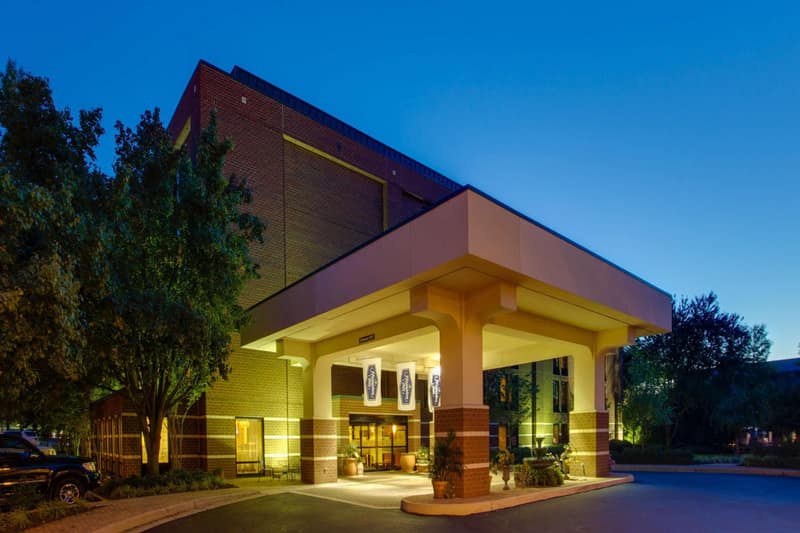 Hampton Inn Richmond-West Innsbrook — building
