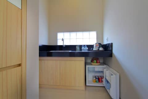 Vansari Hotel — kitchen