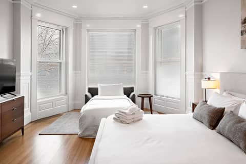 Charlesgate Suites — hotel room