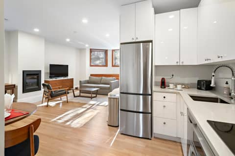 Charlesgate Suites — kitchen