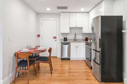 Charlesgate Suites — kitchen