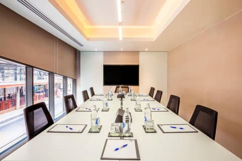 Holiday Inn Express Bangkok Sukhumvit 11 by IHG — photo 7
