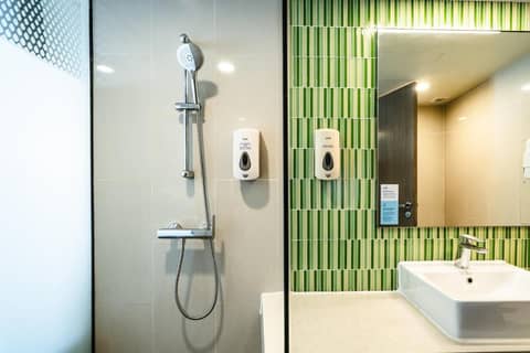 Holiday Inn Express Bangkok Sukhumvit 11 by IHG — photo 8