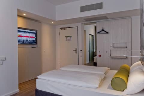 Super 8 by Wyndham Munich City North — photo 4