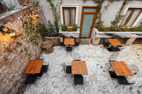 Castillo Rojo Hotel Istanbul — dining