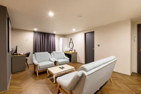 Brown-Dot Hotel Minam — photo 8