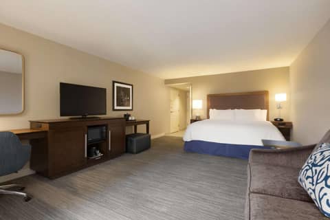 Hampton Inn & Suites Nashville-Downtown — photo 3