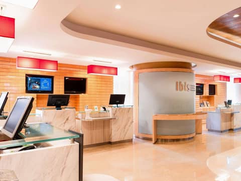 Ibis Hong Kong Central & Sheung Wan — photo 2