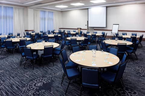 Courtyard by Marriott Richmond Downtown — photo 9