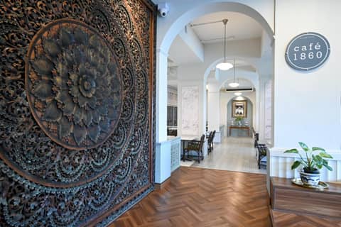 The Krungkasem Srikrung Hotel — dining