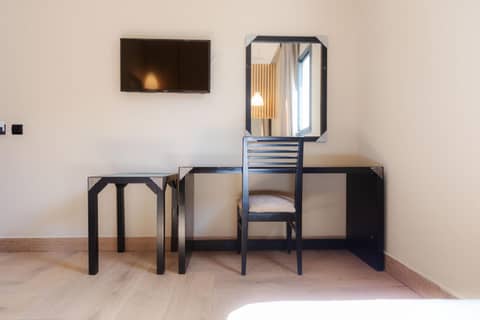 Ennesma Hotel — hotel room