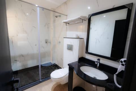 Ennesma Hotel — bathroom