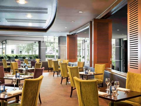 ibis Auckland Ellerslie — dining