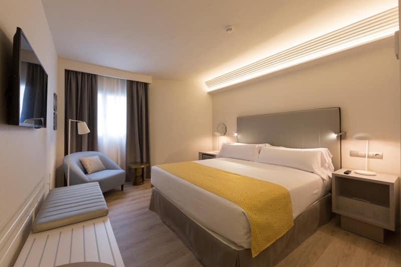 Catalonia Granada — hotel room